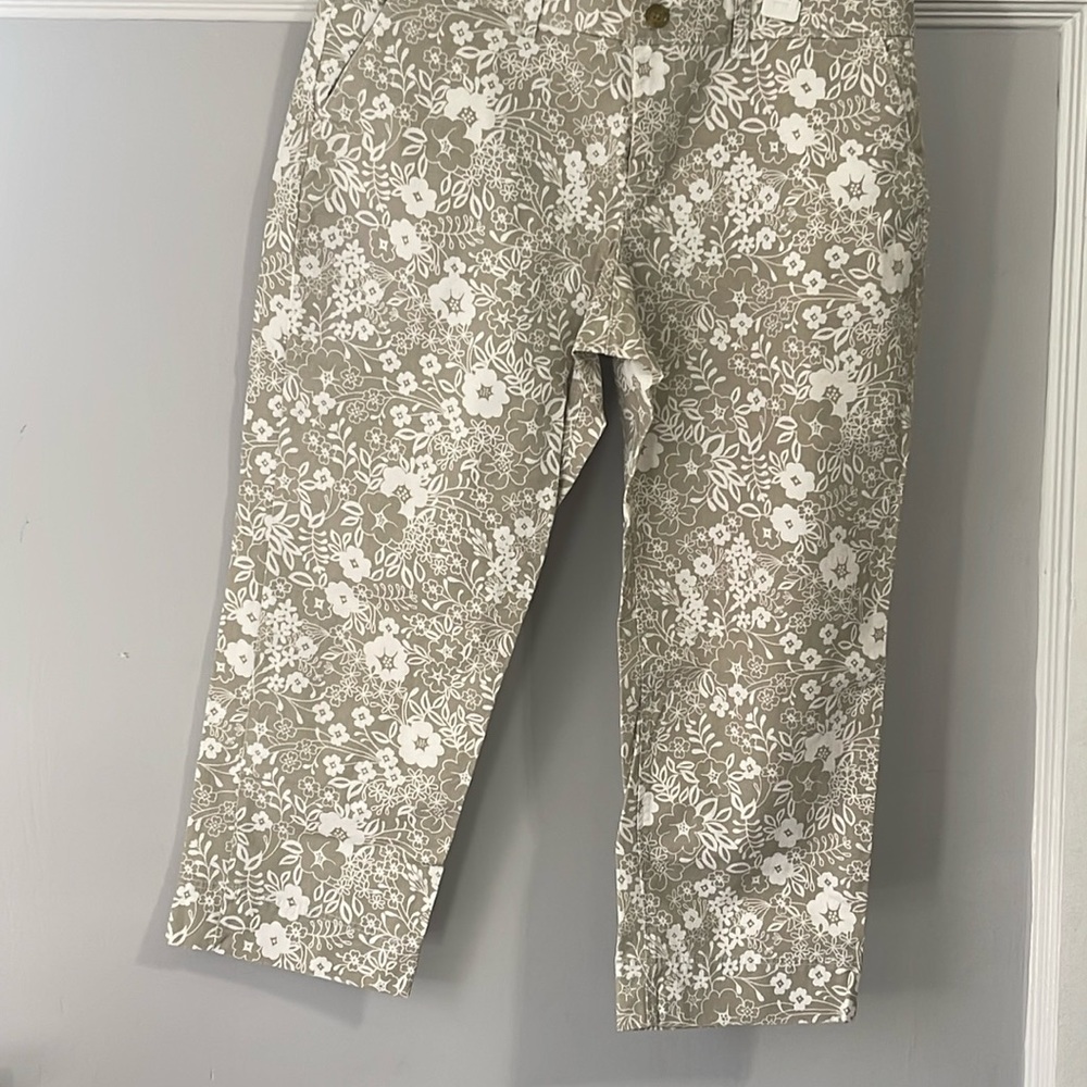 Women’s size 12 capri pants